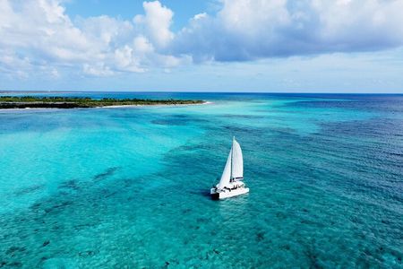 Lagoon 39ft Private Catamaran 5hr - El Cielo Full Experience 