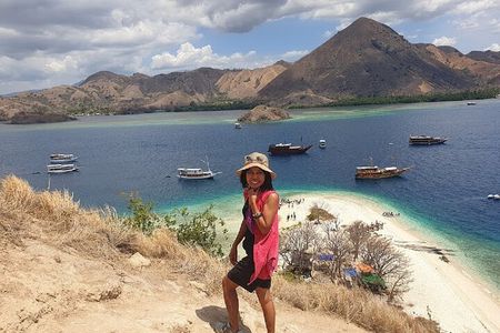 Half Day Snorkeling &Sunset Komodo Island : Kelor , Menjarite & Kalong island