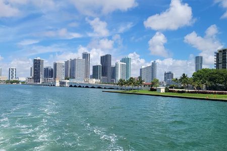 Ultimate Miami Boat Tour : Mansions & Skyline w/ Optional Pickup