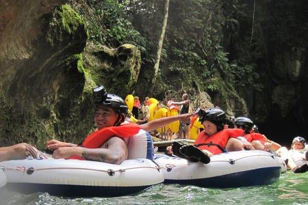 Combo Tour Cave Tubing and Xunantunich Mayan Site - fun day in Belize