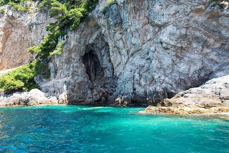 Discover the Best of the Elafiti Islands with our group tour