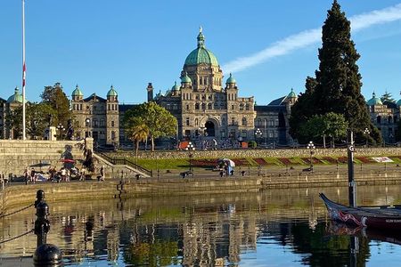Private Deluxe Tour of Victoria & to Butchart Gardens (5 hrs)