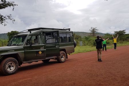 2-Day Akagera National Park Game Drive, Ihema boat trip with a Choice 4x4
