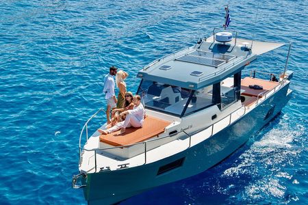 Diamond 36 Private Motor Yacht Caldera Cruise