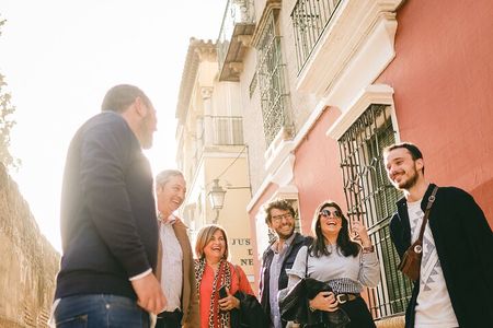 Seville Jewish Quarter Small Group Tour with Tapas and Drinks 