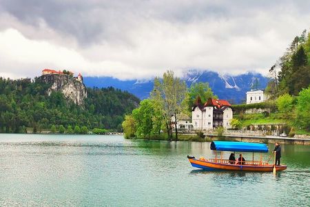 Grand Slovenia: Ljubljana + Lake Bled + Postojna Cave - Day Tour