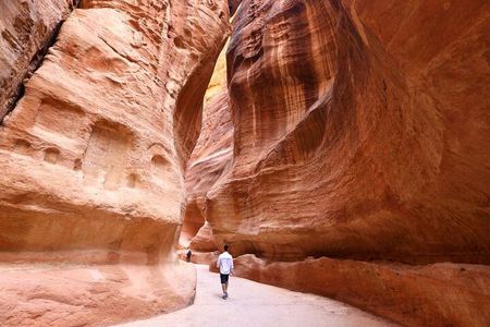 Petra & Wadi Rum Overnight of Transportation& Baptism Site Visit