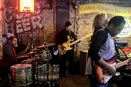 Savannah Live Music Walking Experience
