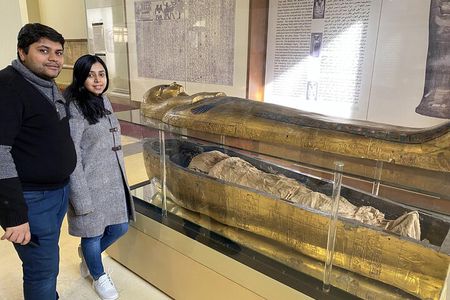 Private Day Tour to Giza pyramids and the Egyptian museum from Alexandria by car