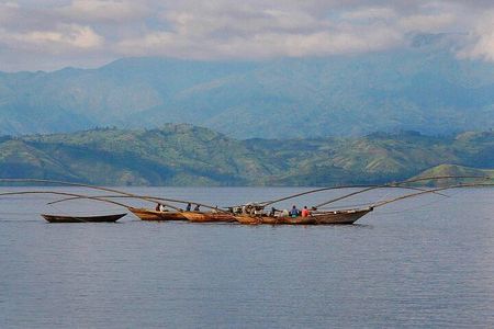 2-Day Private Lake Kivu Kayaking and Holy Rocks from Kigali