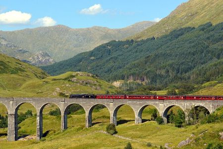 Edinburgh: Glenfinnan Viaduct, Glencoe and Fort William Tour