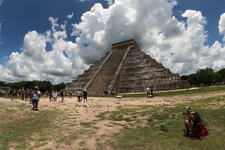 Private tour from Holbox Island to Chichen itza and cenote 