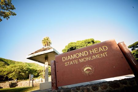 Diamond Head Hiking Experience with Roundtrip Transportation