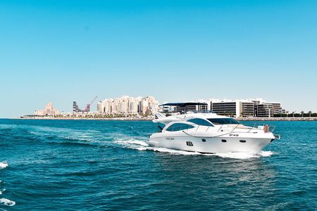 Yacht Trip Dubai : Book 56 ft Premium Yacht up to 21 people