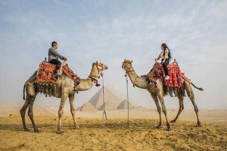 Private Tour from Cairo to Giza Pyramids, Sphinx, Saqqara and Dahshur with Lunch