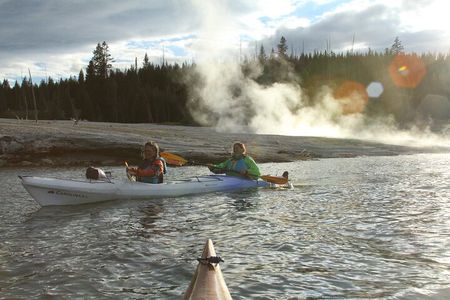 Yellowstone Lake & Hot Springs / 3 Hour Morning or Twilight Tour 