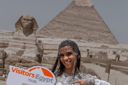 Private tour at The Pyramids & Sphinx by Camels in Cairo 