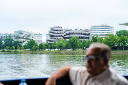 DC Monuments with River Cruise, Cherry Blossoms, Entry Tickets