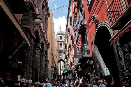 Naples walking tour + Neapolis buried