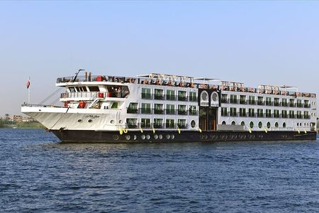 4-Day Luxury Nile Cruise from Aswan to Luxor with Private Guide