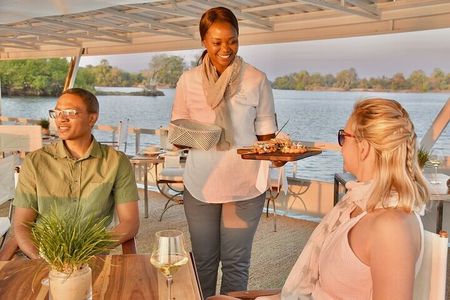 2-Hour Zambezi River Cruise Tour with Lunch and Pick Up