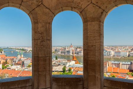 Live virtual walking tour in the Buda Castle quarter 