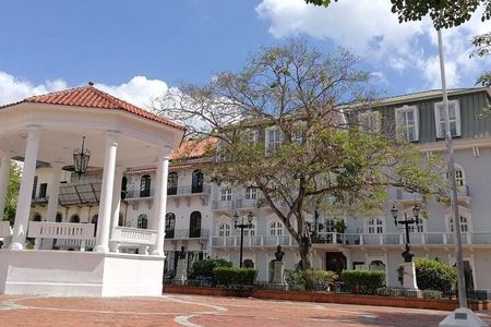 Guided Colonian Heritage Walking Tour in Panama