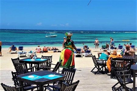 Private Shuttle to Bamboo Blu Beach Club from Ocho Rios
