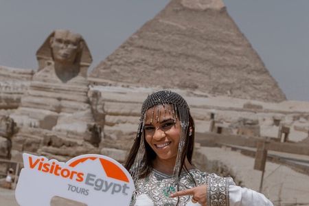 Private Tour at Giza Pyramids and Sphinx 
