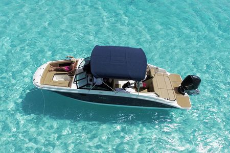 Deluxe Private Boats - 27 ft Sea Ray