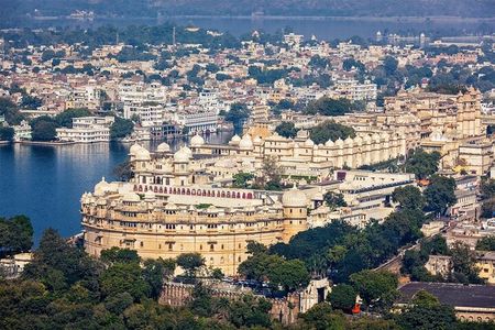 Udaipur in Full Day Sightseeing 8+places with Entrances fees