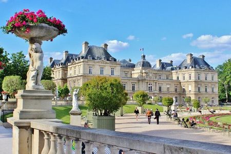 Paris Latin Quarter Walking Tour plus Seine River Cruise Option