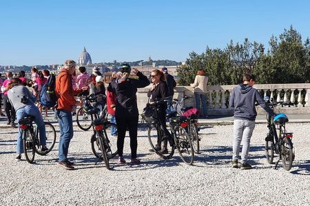 Villa Borghese E-bike Tour: Small Group in Rome's Beautiful Park
