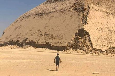 Private inclusive day tour at Giza pyramids, Sakkarra, Memphis and Dahshur.