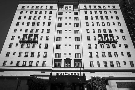 Private Hollywood Walking Tour: True Crime and Dark History