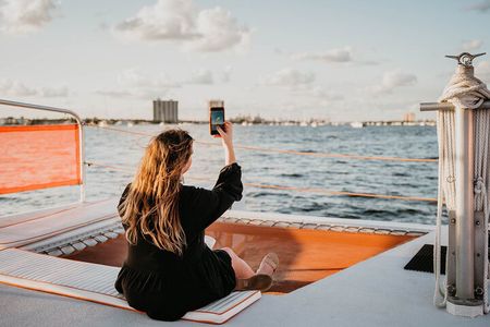 Sun & Sightseeing Hakuna Matata Catamaran Cruise in Palm Beach