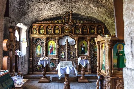 Old Orhei - cave monastery & open air museum 
