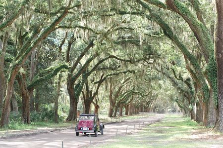 Private Historic Savannah Tour in a Vintage Citroën