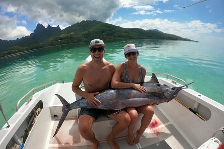 Half-day Big Fishing in Moorea on shared tour