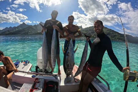 Half-day Big Fishing in Moorea on shared tour