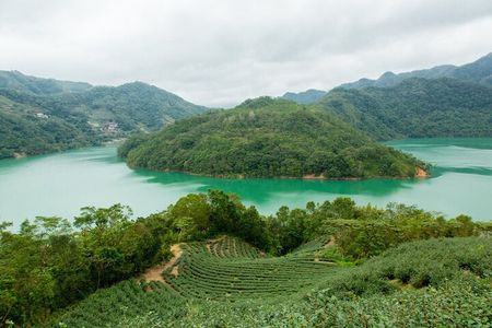 Thousand Island Lake and Pinglin Tea Plantation from Taipei