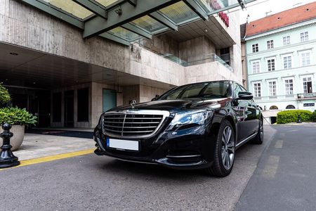 Mercedes S Class/BMW7 Private Budapest Half Day Tour