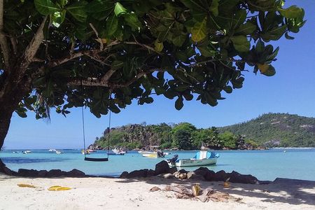 Beach hopping Tour on Mahe Seychelles