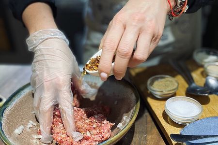 Small-Group Khinkali and Khachapuri Cooking Class in Tbilisi