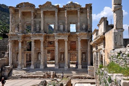 Private Ephesus Tour with Virgin Mary House by Vip Minivan