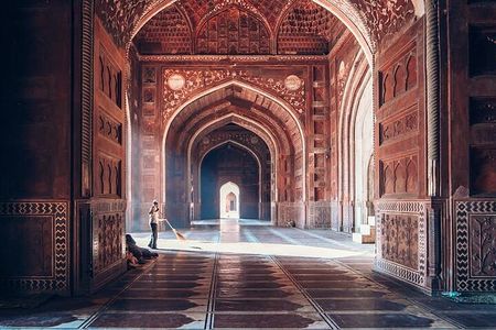 Full-Day Private Tour of Taj Mahal and other Agra monuments