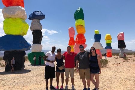  Hoover Dam with Walk On Top Tour and Seven Magic Mountains Stop