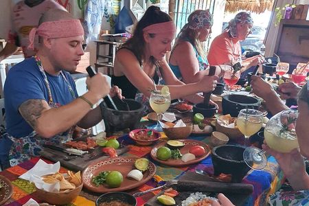 Salsa & Salsa cooking lessons + Beach day