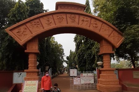 Shantiniketan Day Excursion from Kolkata by Train