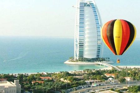 Enjoy Standard Dubai Hot Air Balloon Views From Dubai